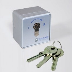 Włącznik kluczykowy w obudowie metalowej M-APZ 1 - 2T TOUSEK 13360210 z wkładką i 3 kluczami